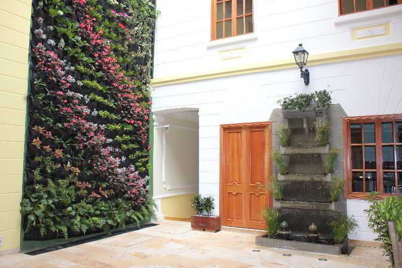Hotel Santa Lucia Boutique Spa Bogotá Kültér fotó Vertical garden in a courtyard